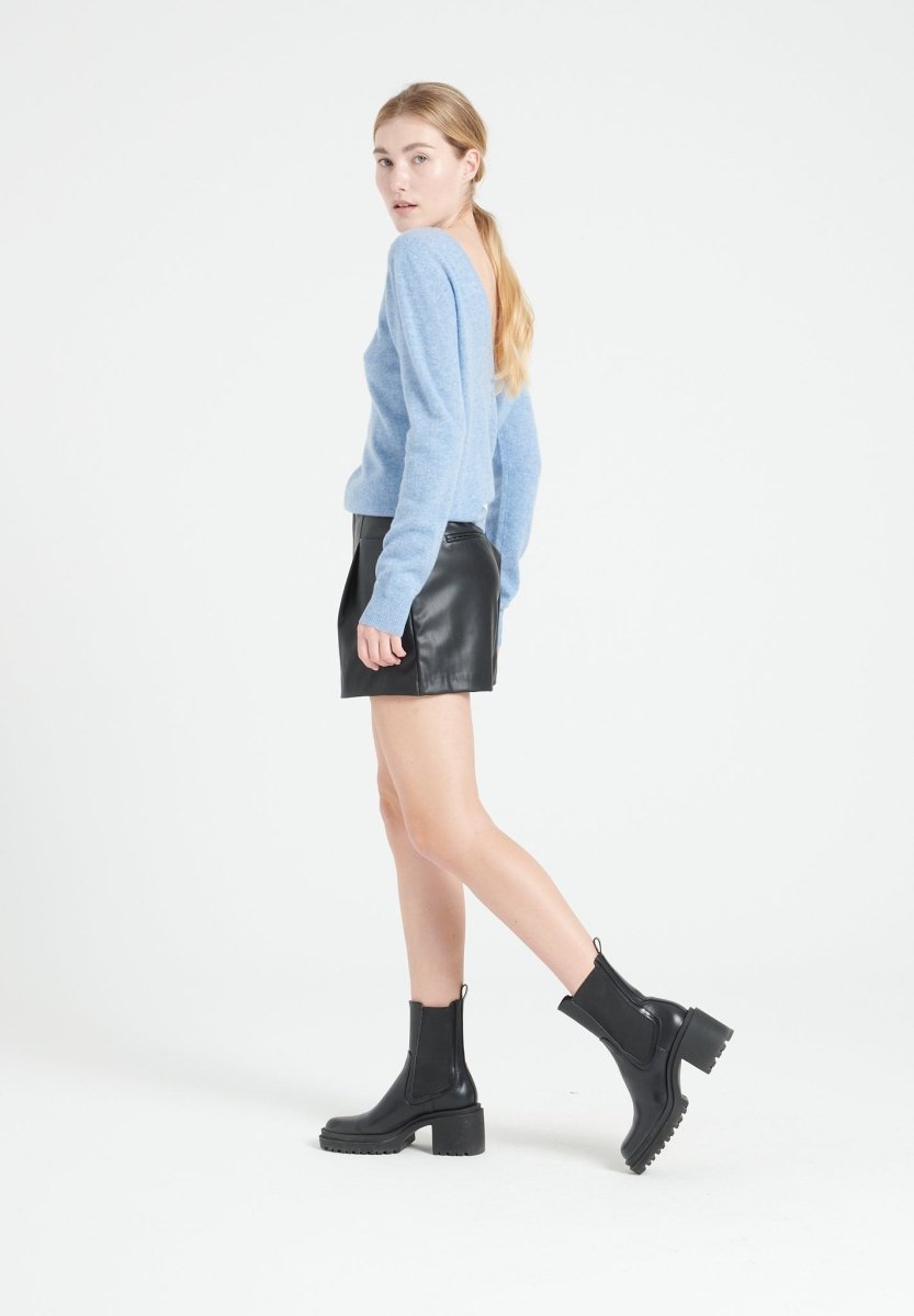 Pull décolleté V dans le dos femme en cachemire bleu ciel - MIA 7